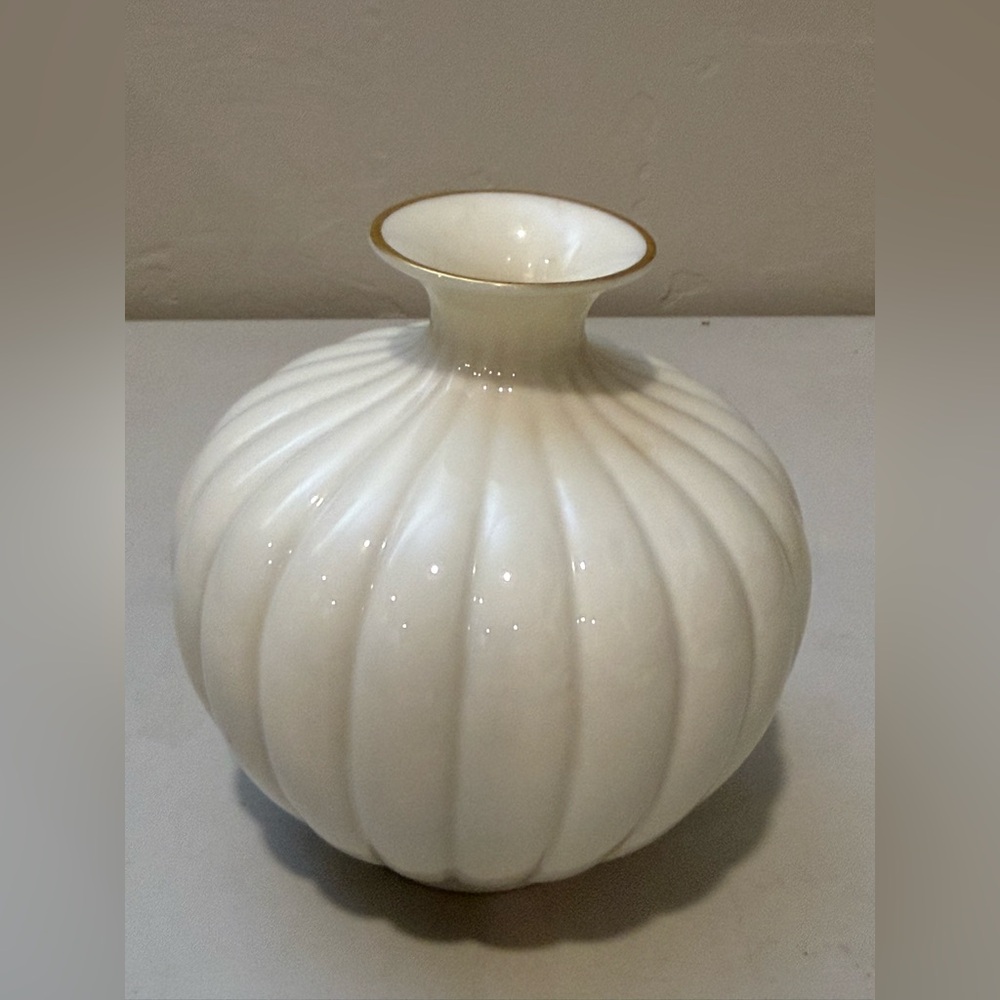 Vintage MCM Lenox Sweetbriar Cream Ribbed Bud Vase 24K Gold Trim Made in USA‎